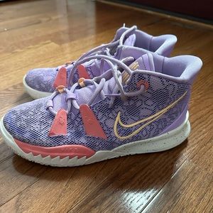 Nike Kyrie 7